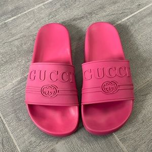 GUCCI vintage logo pink rubber sandals- Women’s size 7 (US)
